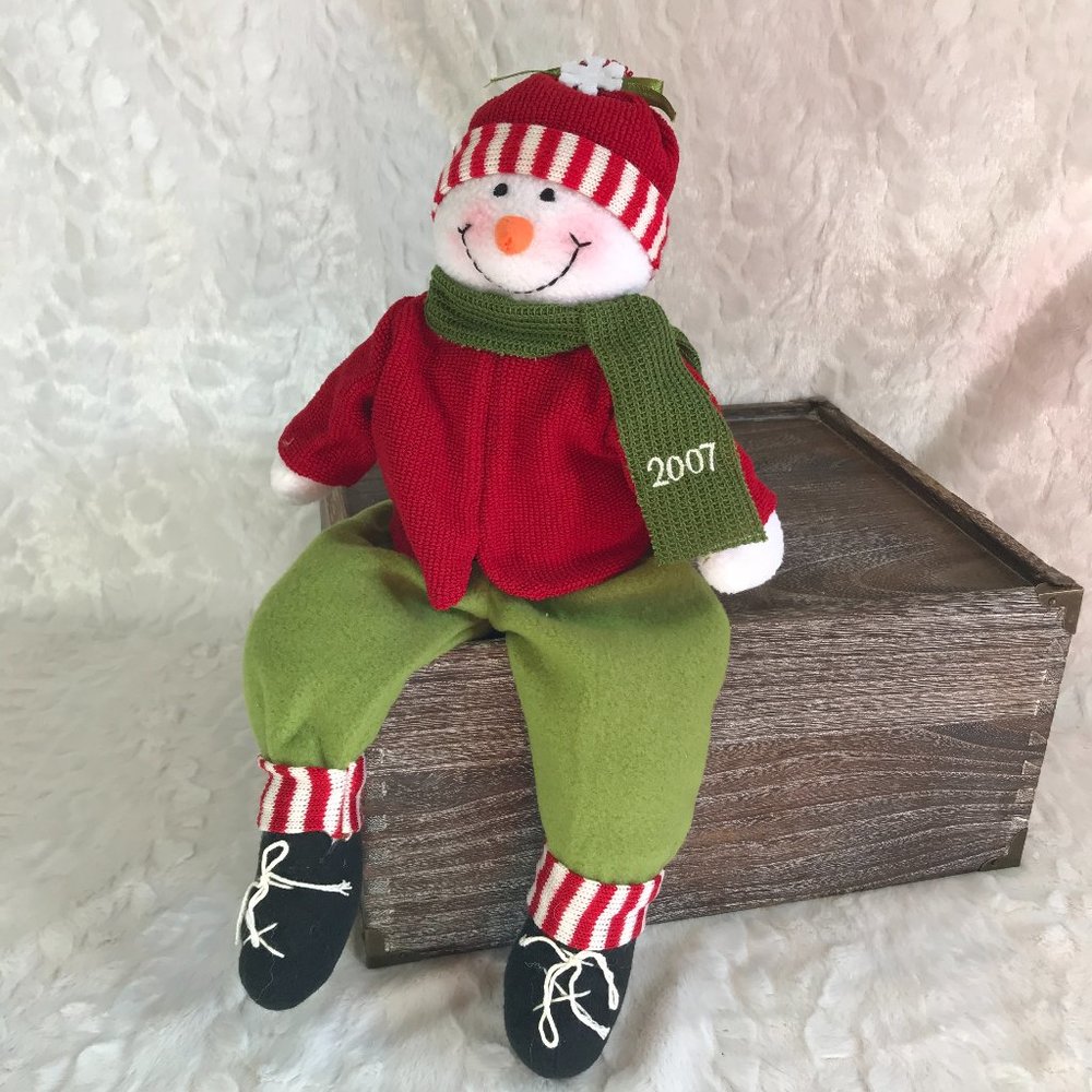 Retro 2007 shelf sitter snowman Bon Ton Tag